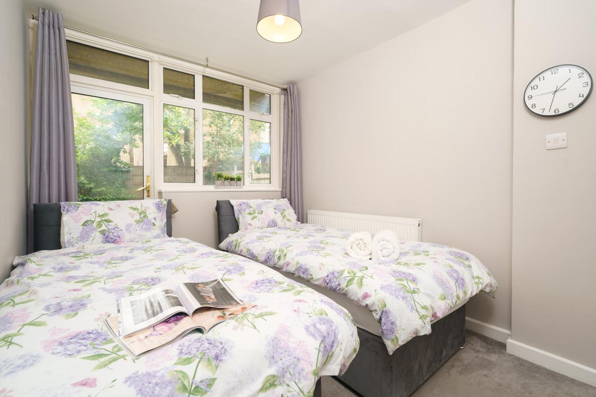 Cozy 2-Bed Garden Flat, With Free Private Parking, Wembley Apartman London Kültér fotó